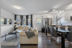 Modern House with Private Backyard & Fireplace Calgary